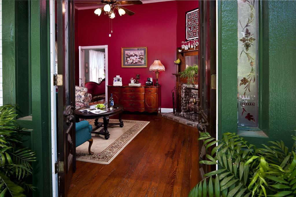 White Oak Manor (adults Only)